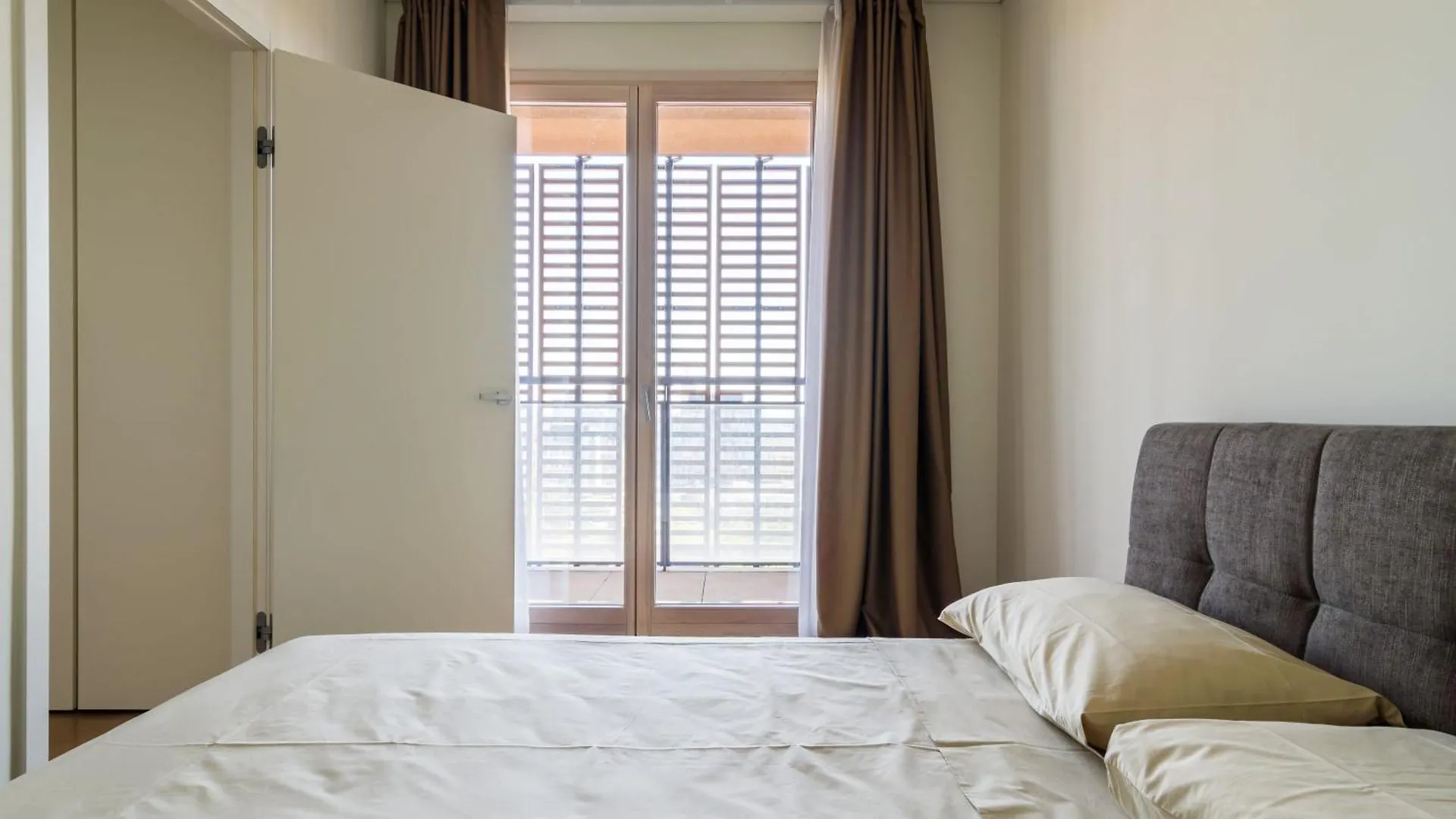 Luxury Flat With Pool Gym Spa Parking - Unit9B Lägenhet Milano